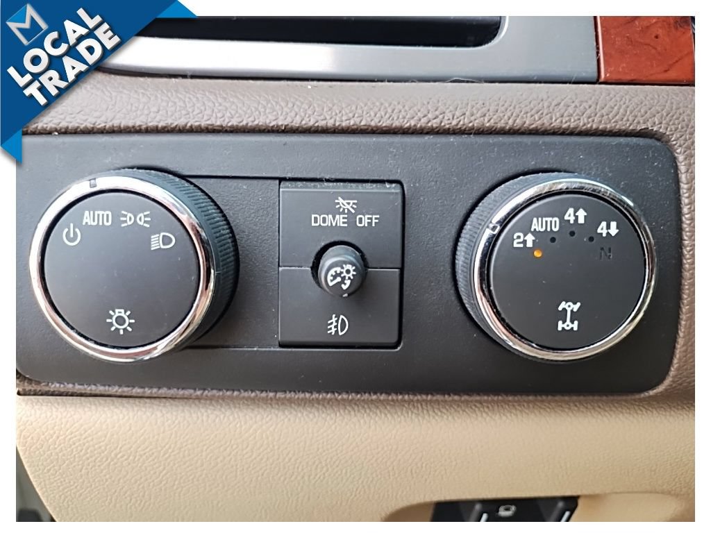 Used 2013 Chevrolet Avalanche LTZ AWD/4WD image 16