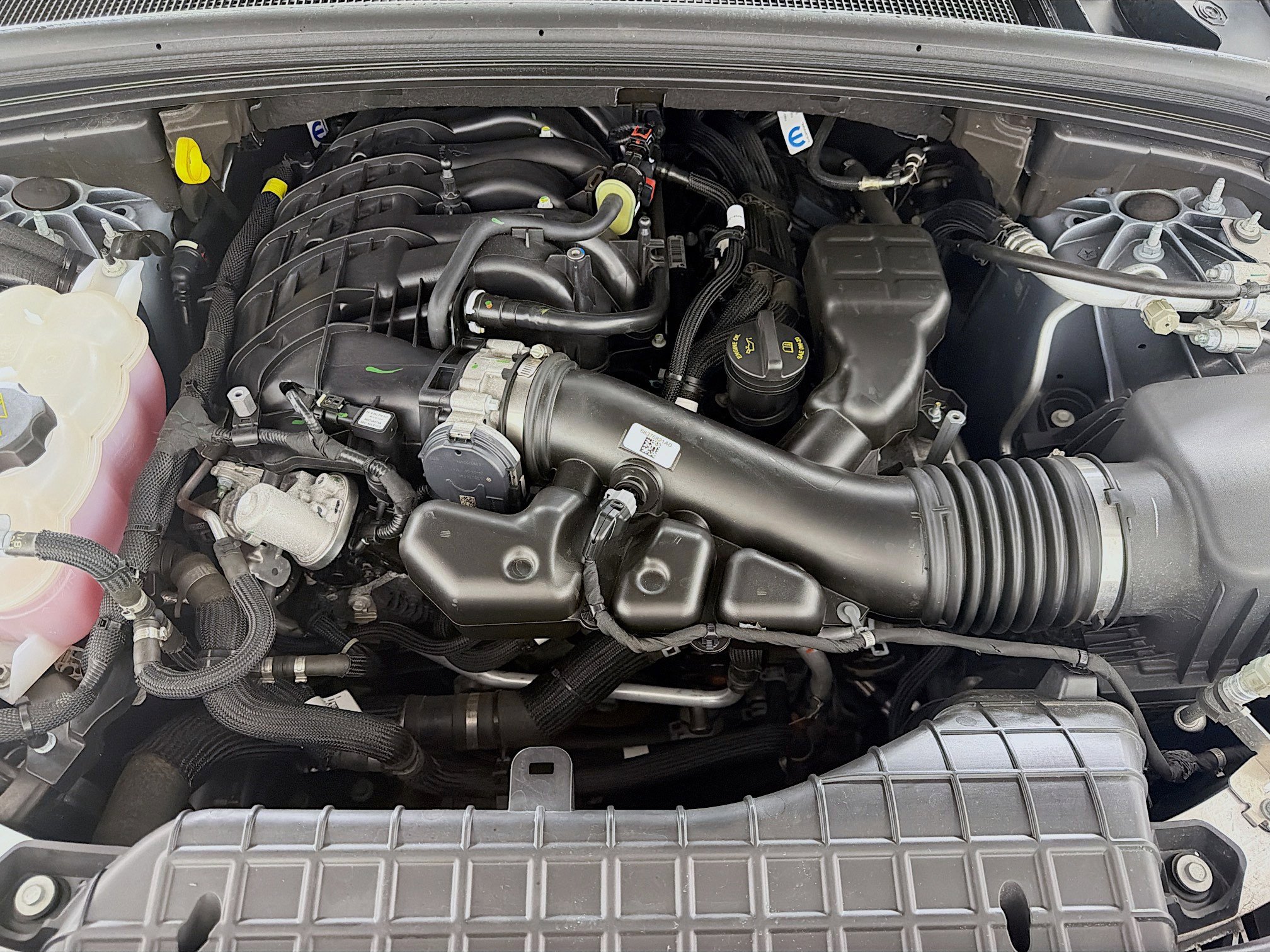 Used 2024 Jeep Grand Cherokee Laredo image 28