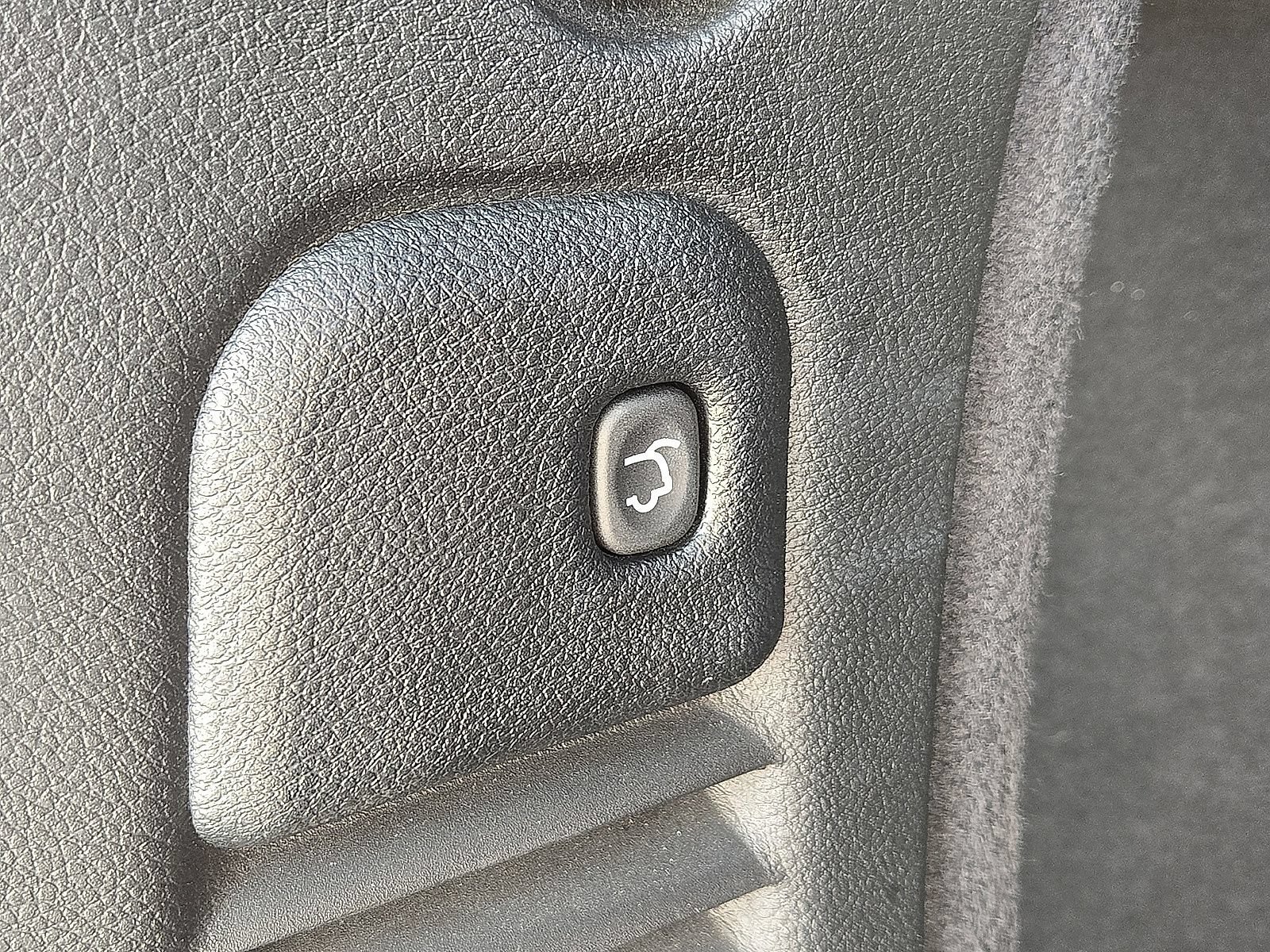 Used 2025 Dodge Durango GT AWD/4WD image 13