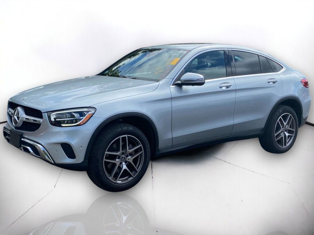 Used 2023 Mercedes-Benz GLC 300 4MATIC Coupe image 2