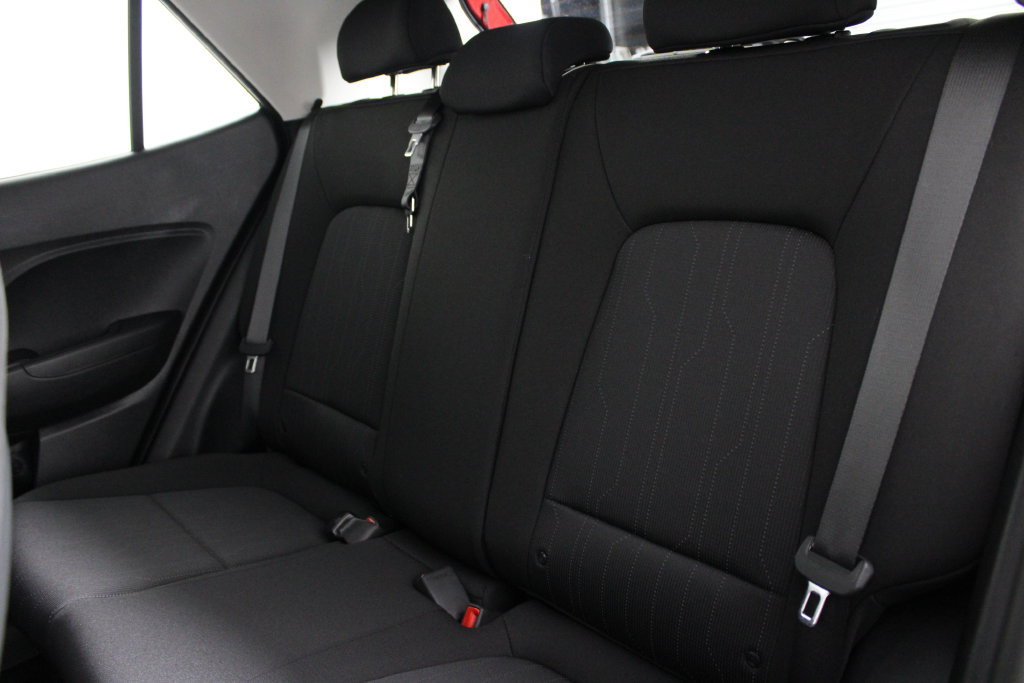 Certified 2025 Hyundai Venue SE FWD image 20