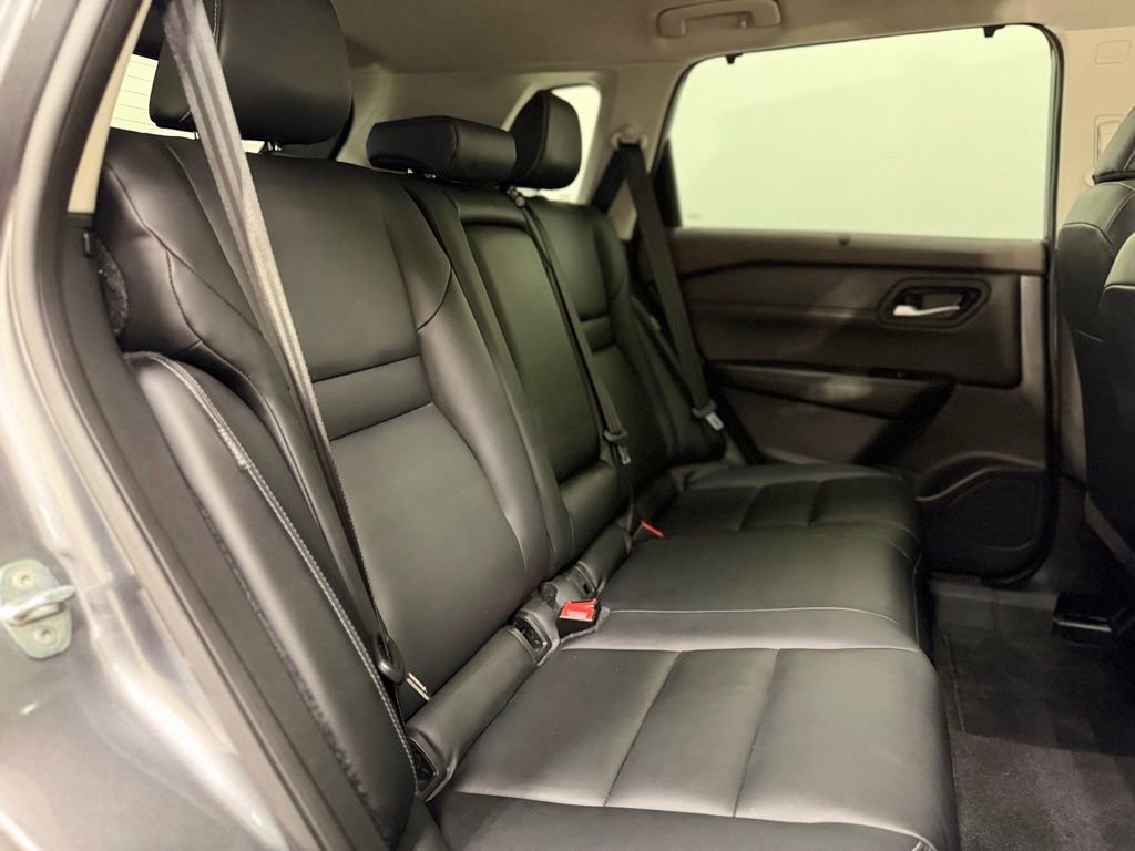 Used 2023 Nissan Rogue SL w/ SL Premium Package image 18