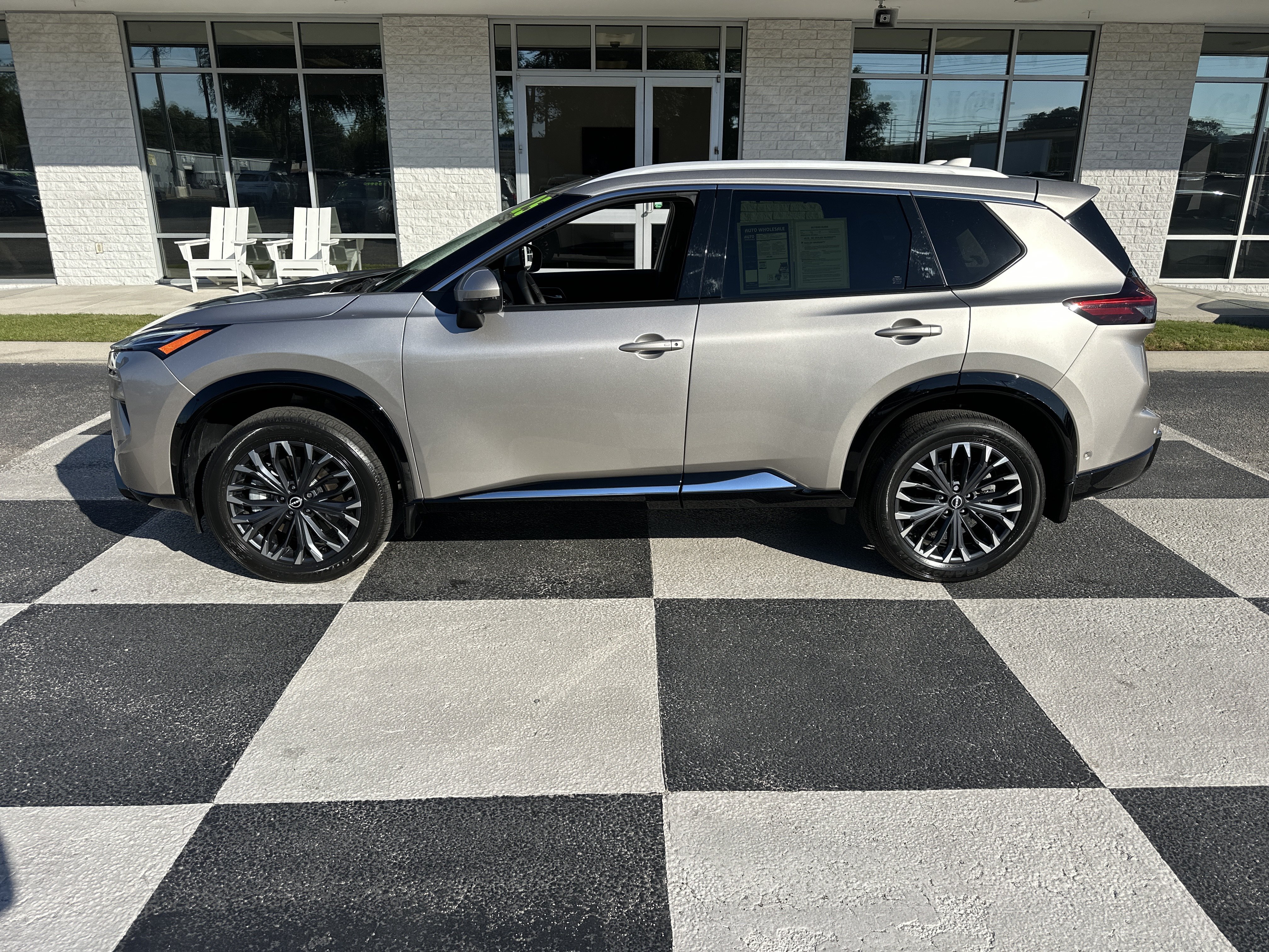 Used 2025 Nissan Rogue Platinum w/ Tech Package
