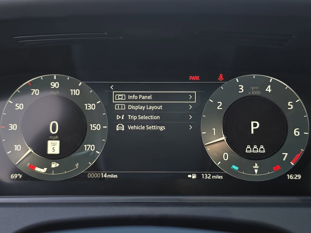 New 2026 Land Rover Range Rover Velar Dynamic SE AWD/4WD image 19
