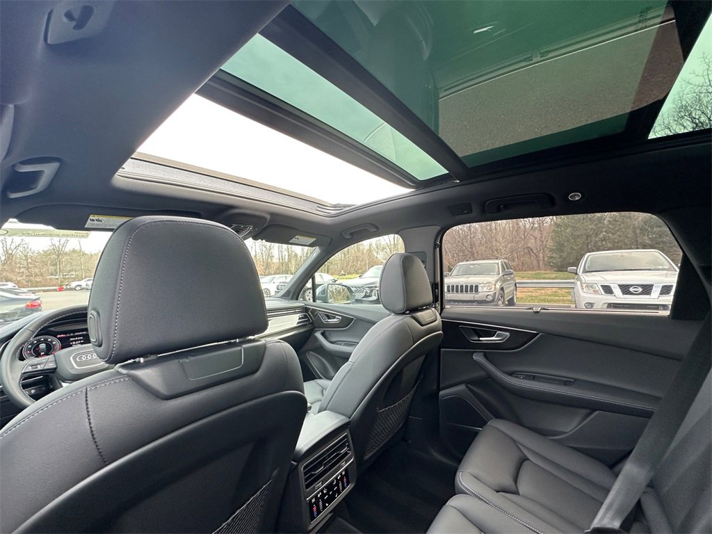 Certified 2025 Audi Q7 2.0T Premium Plus image 28