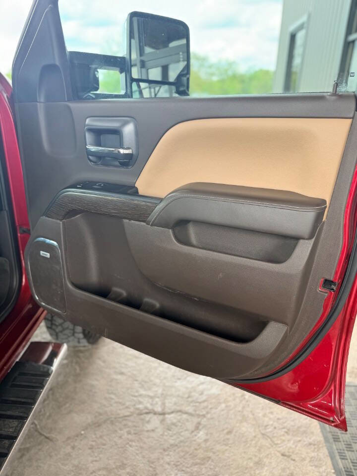 Used 2019 GMC Sierra 3500 Denali w/ Duramax Plus Package AWD/4WD image 17