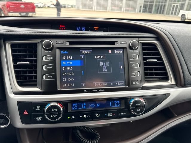 Used 2017 Toyota Highlander XLE w/ Protection Package #3 AWD/4WD image 51