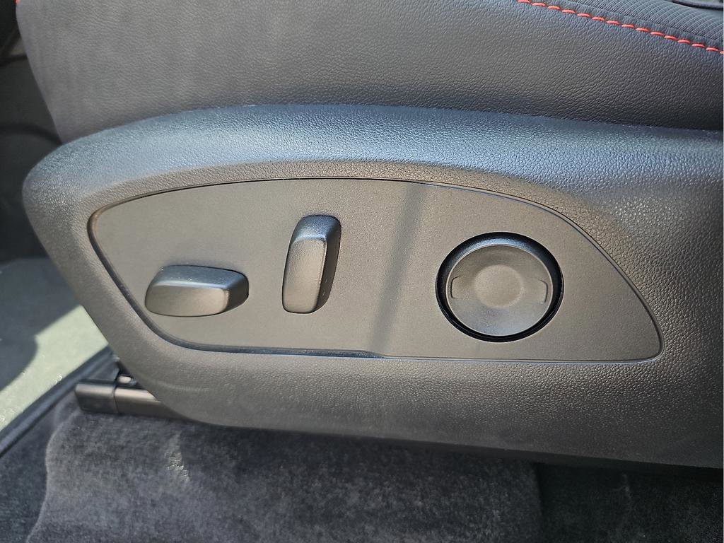 Used 2026 Chevrolet Traverse Z71 w/ LPO, Floor Liner Package image 12