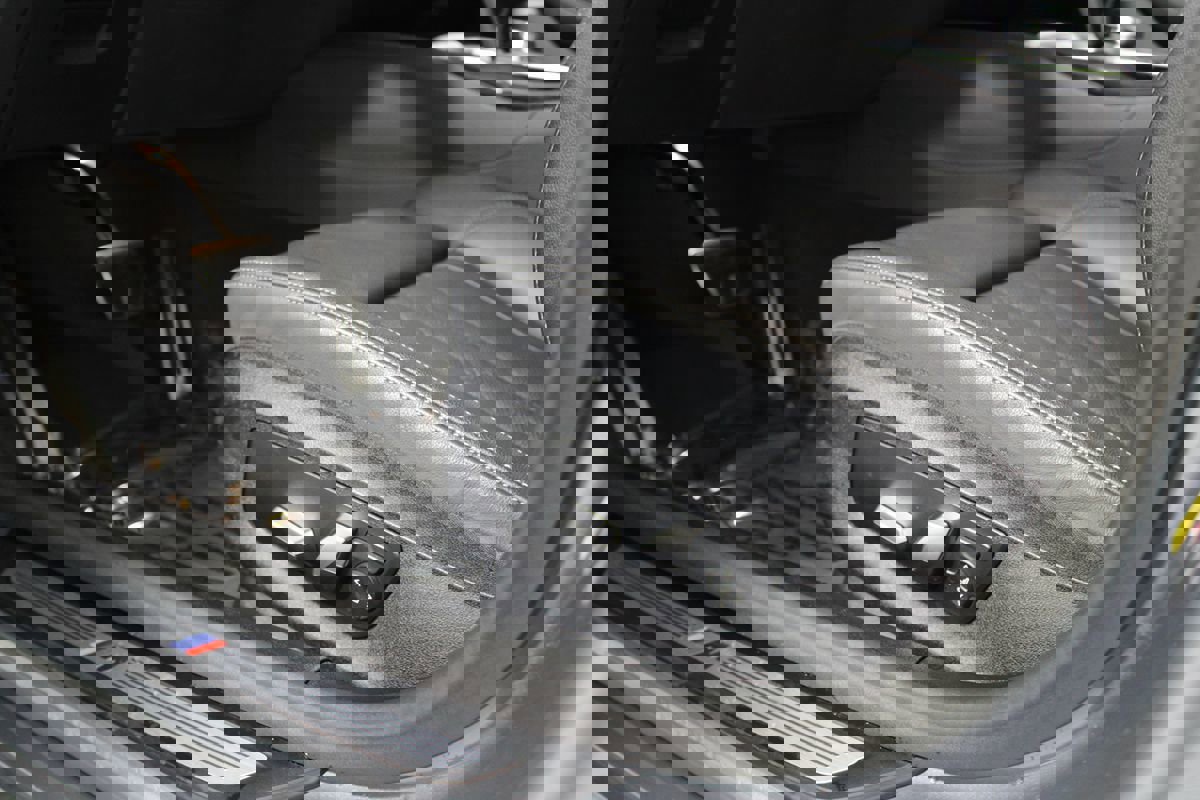 Used 2023 BMW 530e 530e w/ M Sport Package image 11