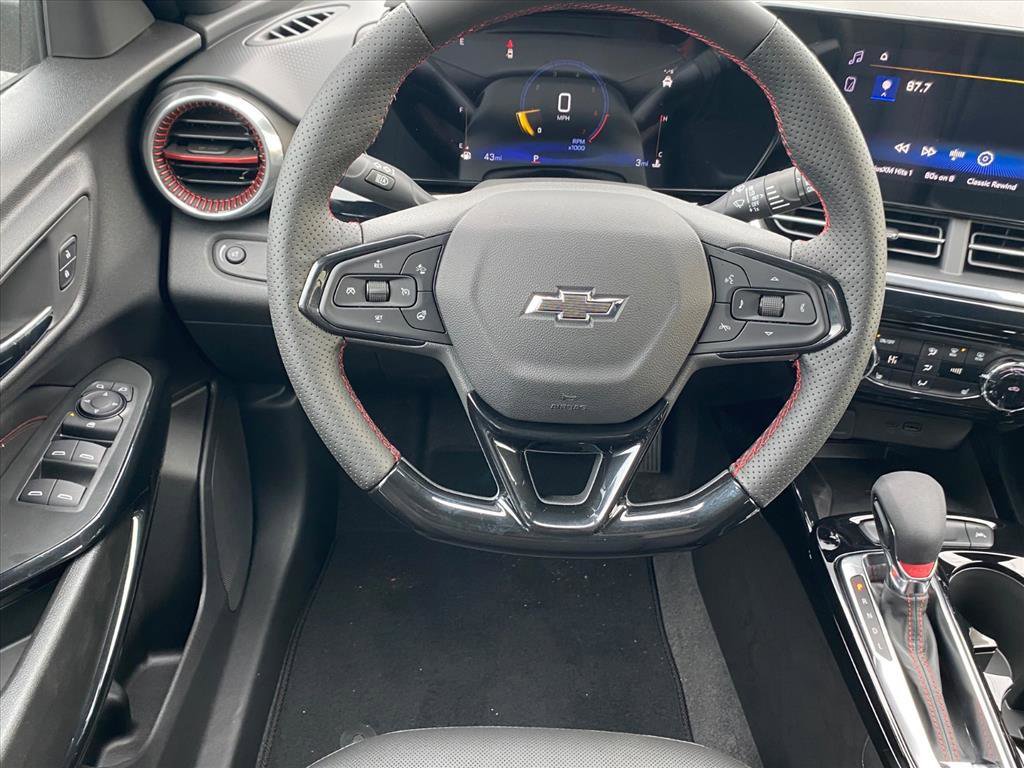 New 2026 Chevrolet Trax RS w/ Sunroof Package image 8