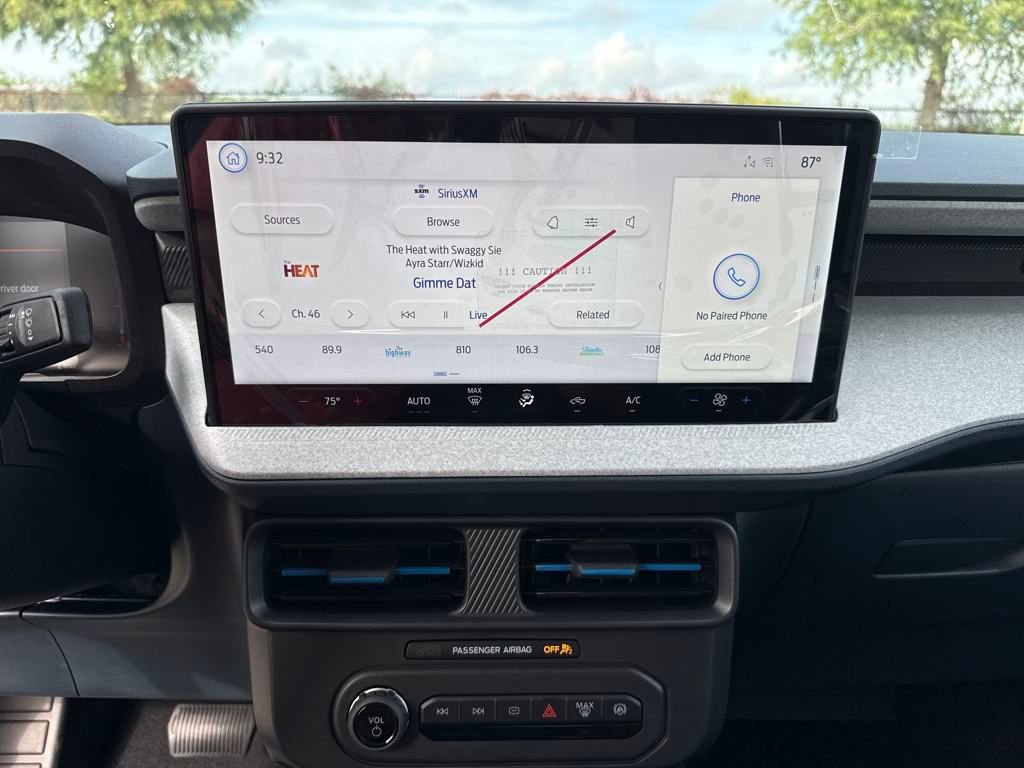 New 2025 Ford Maverick XLT image 21