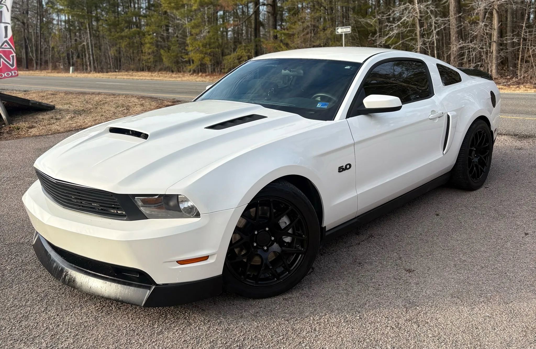 Used 2011 Ford Mustang GT Premium image 4