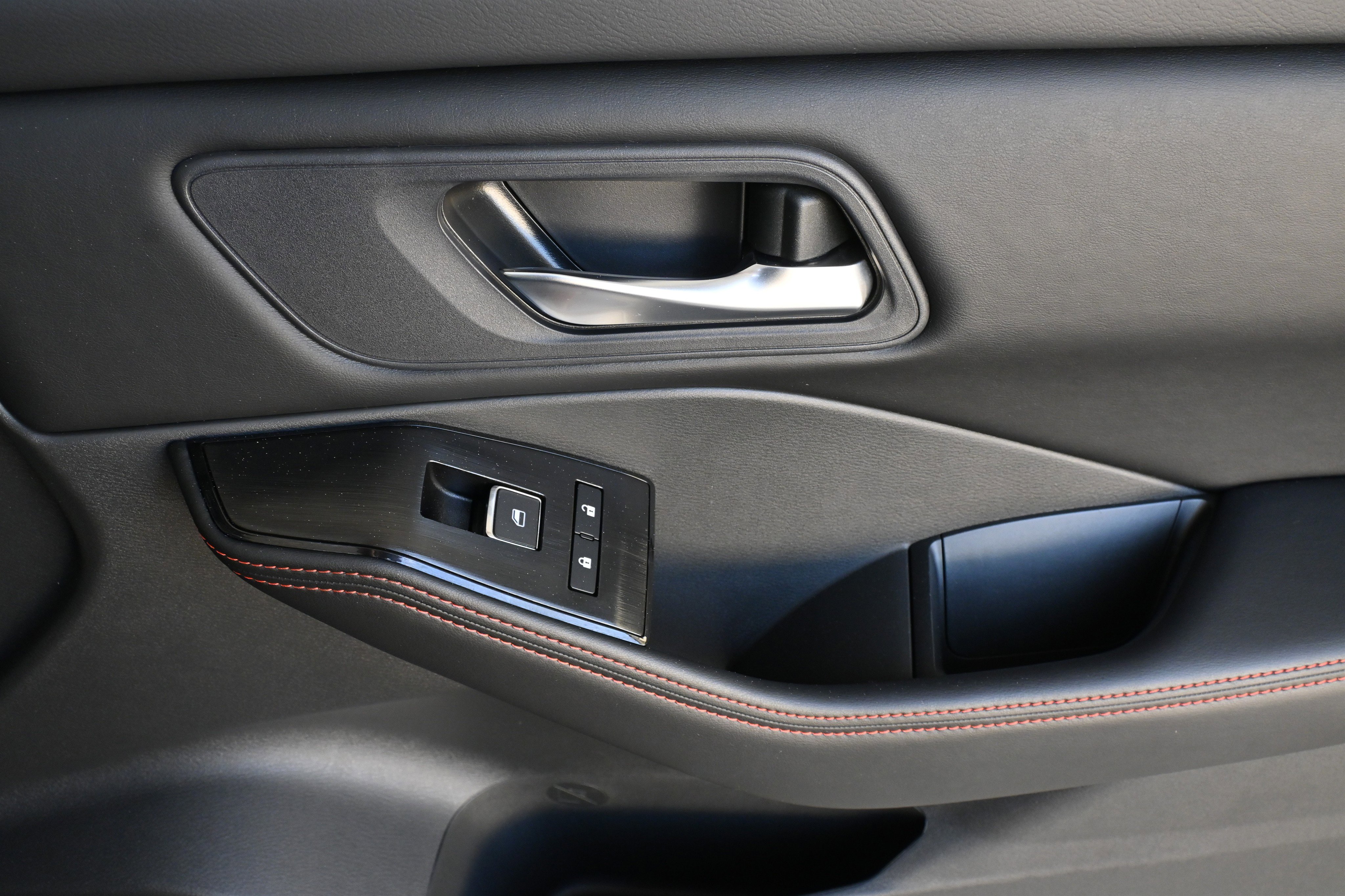 Used 2025 Nissan Rogue SV w/ Rock Creek Premium Package image 22