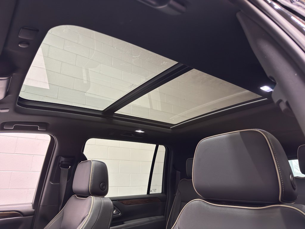 Used 2024 Chevrolet Suburban Premier image 37