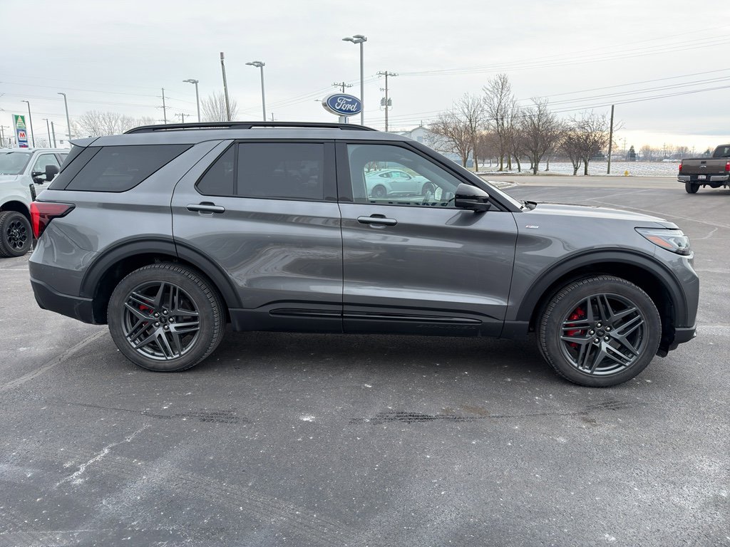 Used 2025 Ford Explorer ST-Line w/ Premium Package AWD/4WD image 5