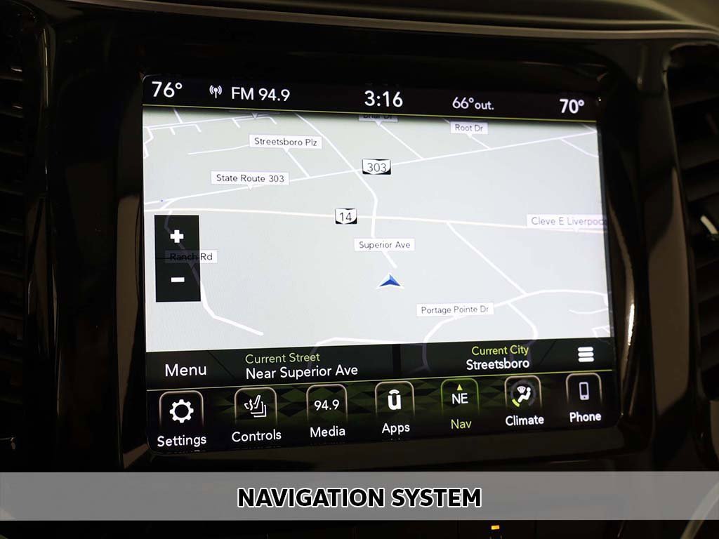 Used 2019 Jeep Cherokee Overland w/ Technology Group image 3