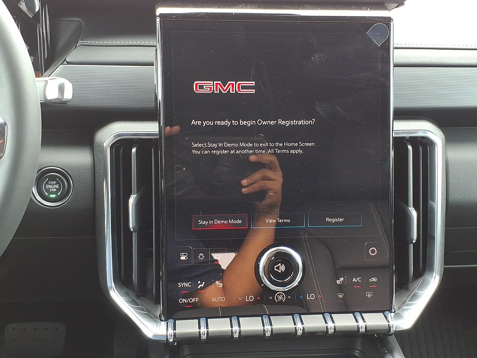 New 2027 GMC Acadia Elevation w/ Elevation Premium Package AWD/4WD image 19