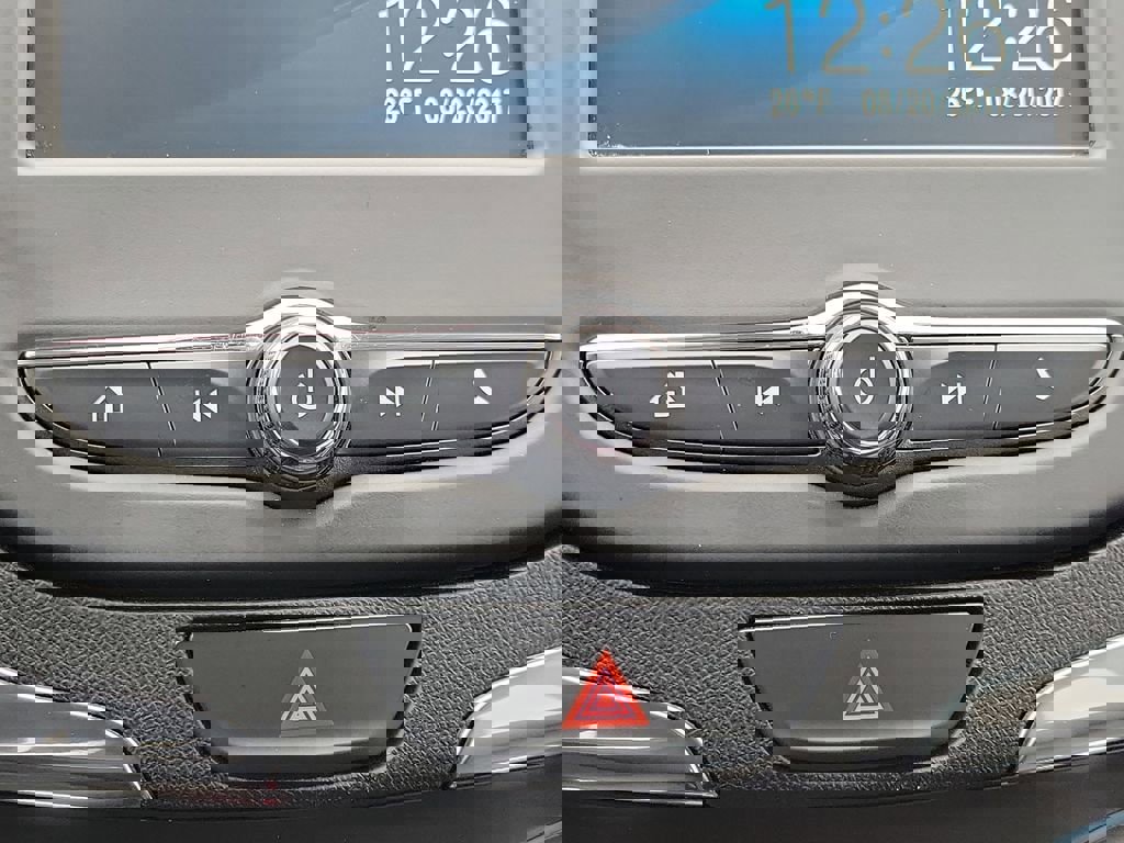 Used 2018 Chevrolet Equinox LT image 28