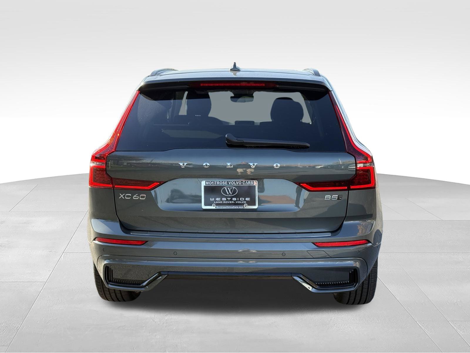 New 2027 Volvo XC60 B5 Plus AWD/4WD image 4