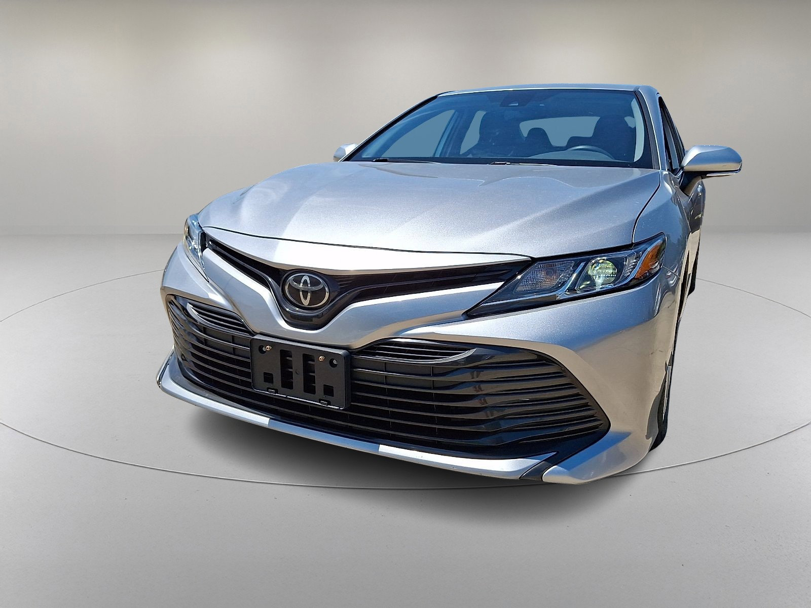 Used 2019 Toyota Camry LE w/ Convenience Package FWD image 4