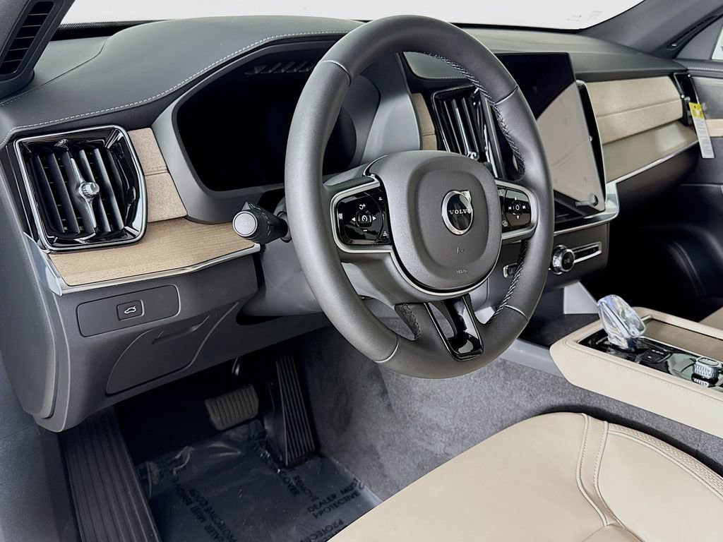 New 2026 Volvo XC90 B6 Plus w/ Protection Package Premier image 9