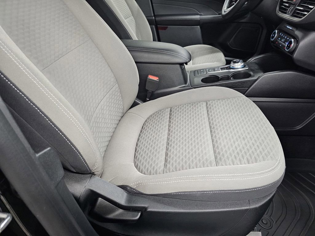 Used 2022 Ford Escape SE FWD image 21