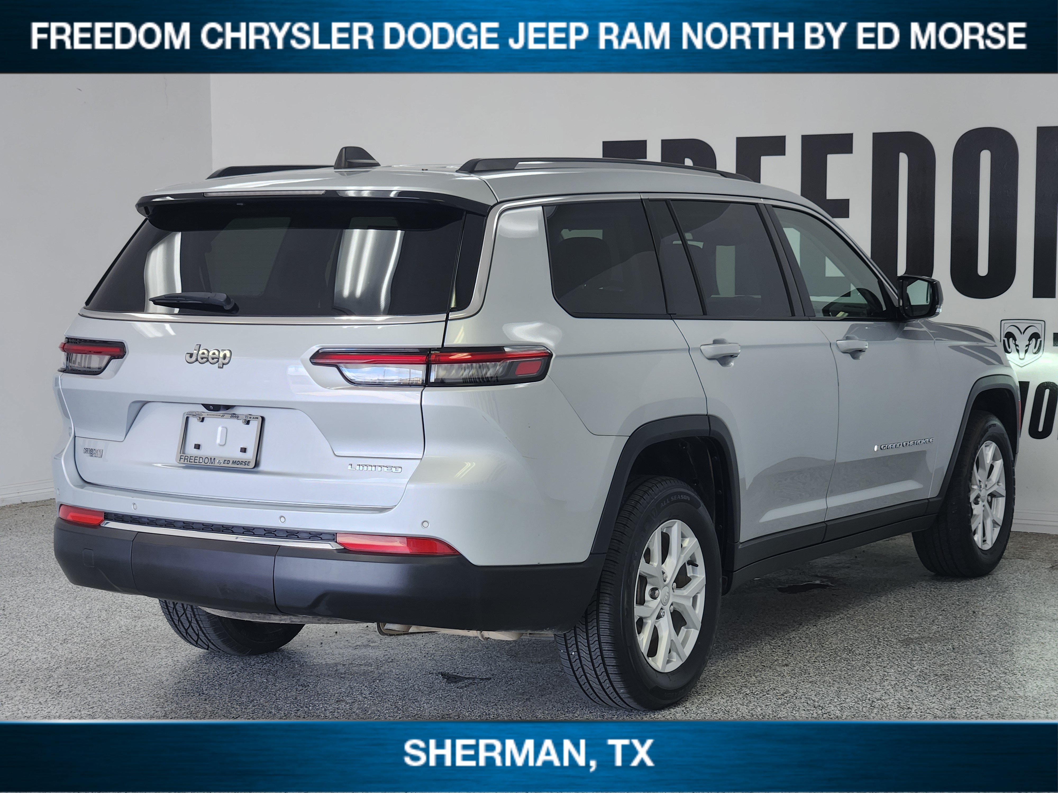 Used 2023 Jeep Grand Cherokee L Limited RWD image 4