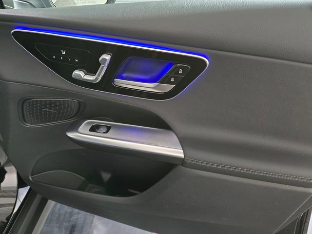 Used 2025 Mercedes-Benz GLC 300 image 24