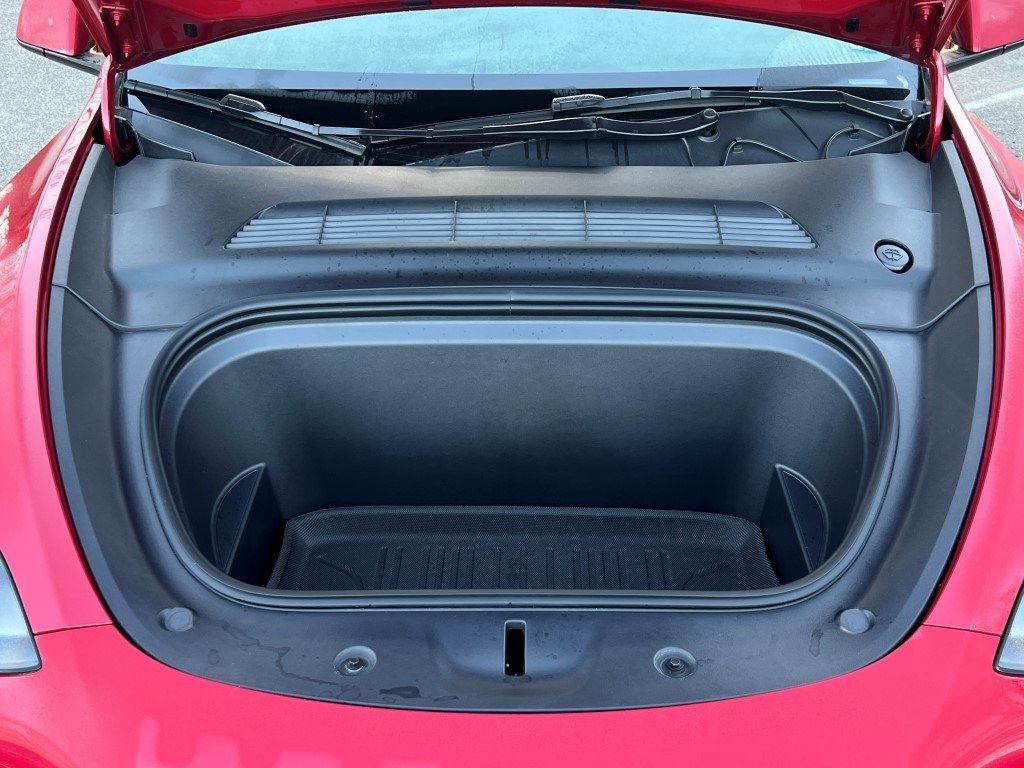 Used 2023 Tesla Model Y Long Range image 31