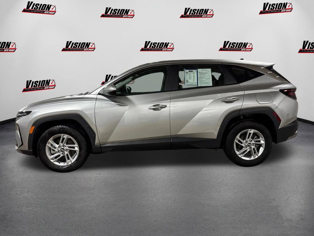 Used 2025 Hyundai Tucson SE image 8