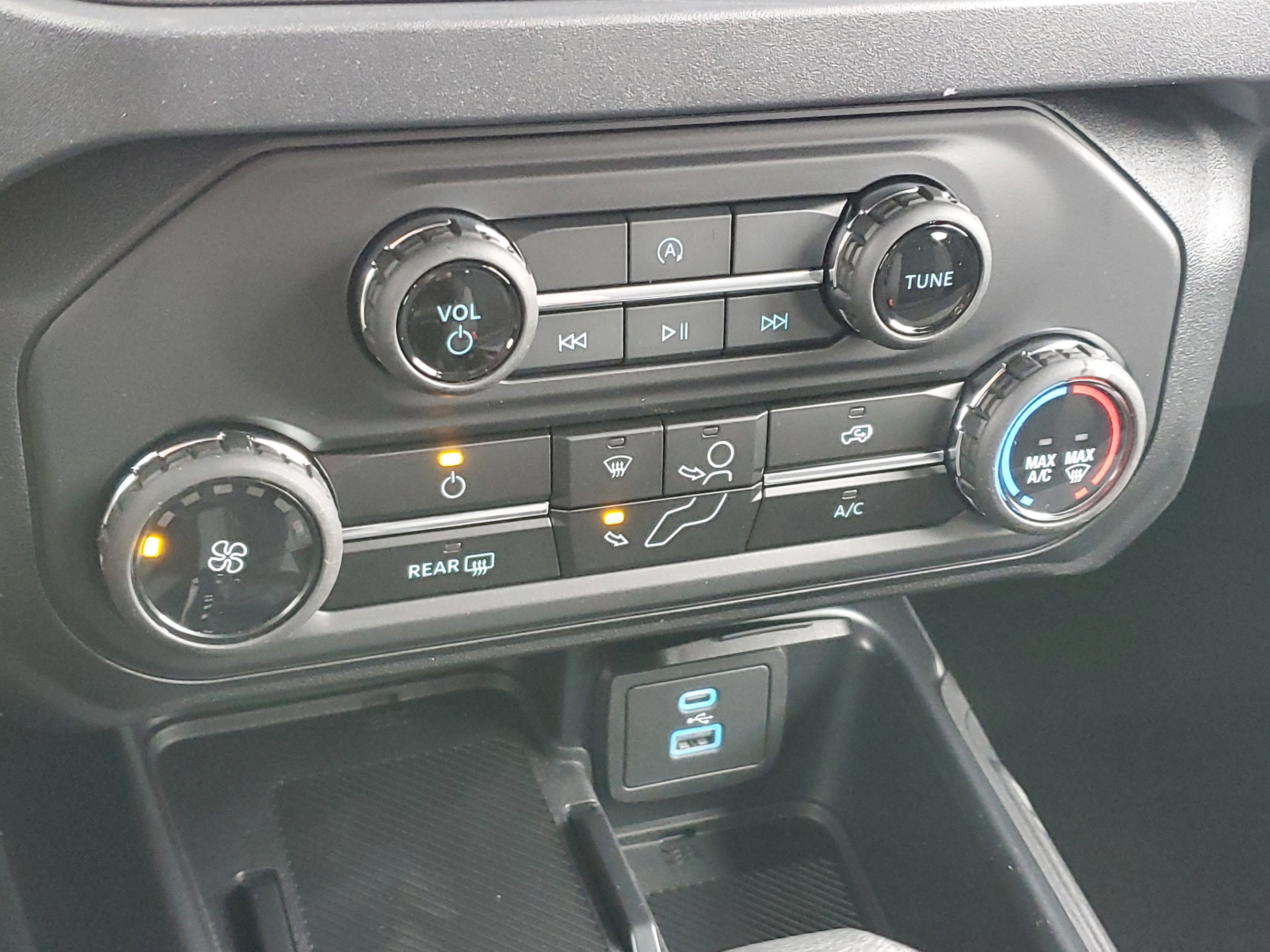 New 2025 Ford Bronco 4-Door AWD/4WD image 22