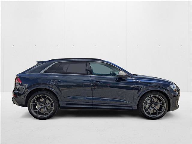 Certified 2025 Audi RS Q8 performance AWD/4WD image 4