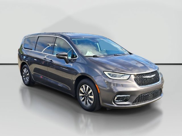 Used 2022 Chrysler Pacifica Touring-L FWD image 7