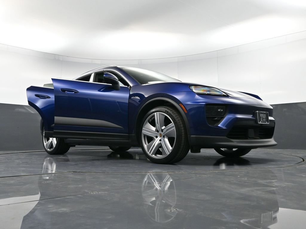 Certified 2024 Porsche Macan 4 Electric image 41