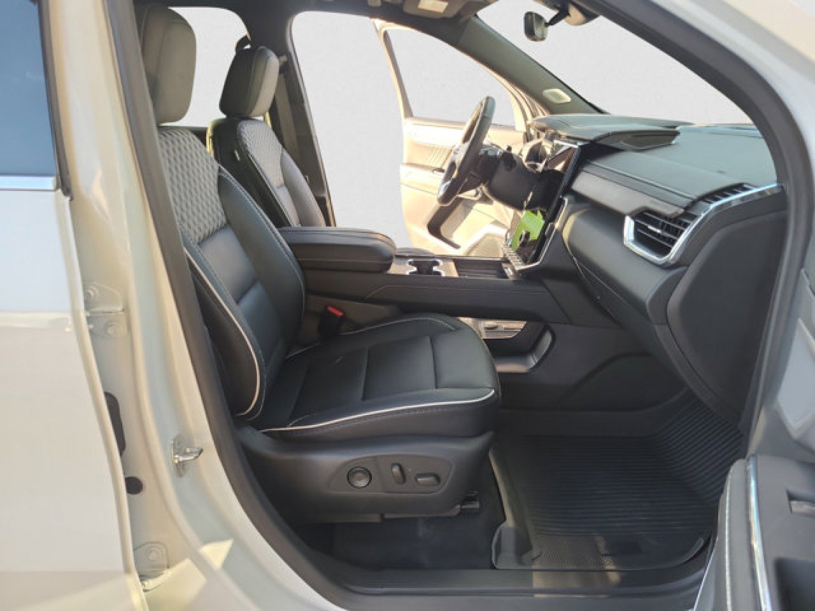 Used 2024 GMC Acadia Denali w/ Super Cruise Package AWD/4WD image 22