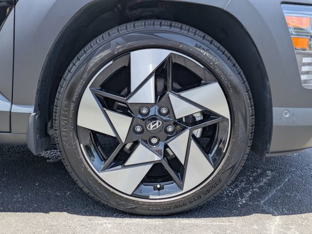 Used 2024 Hyundai Kona Limited FWD image 11
