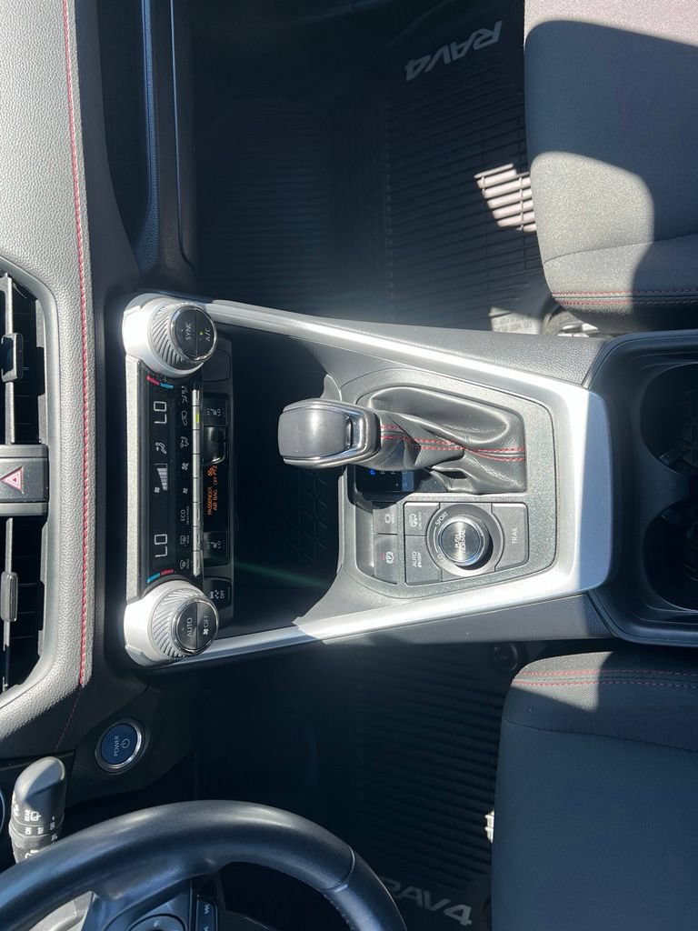 Certified 2021 Toyota RAV4 SE AWD/4WD image 18