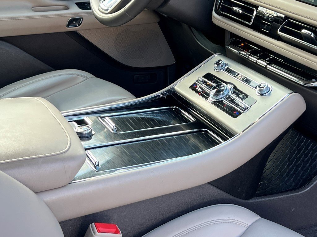 Certified 2023 Lincoln Aviator AWD w/ Elements Package image 14