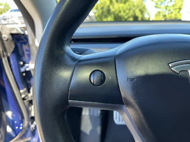 Used 2018 Tesla Model 3 Long Range RWD image 22