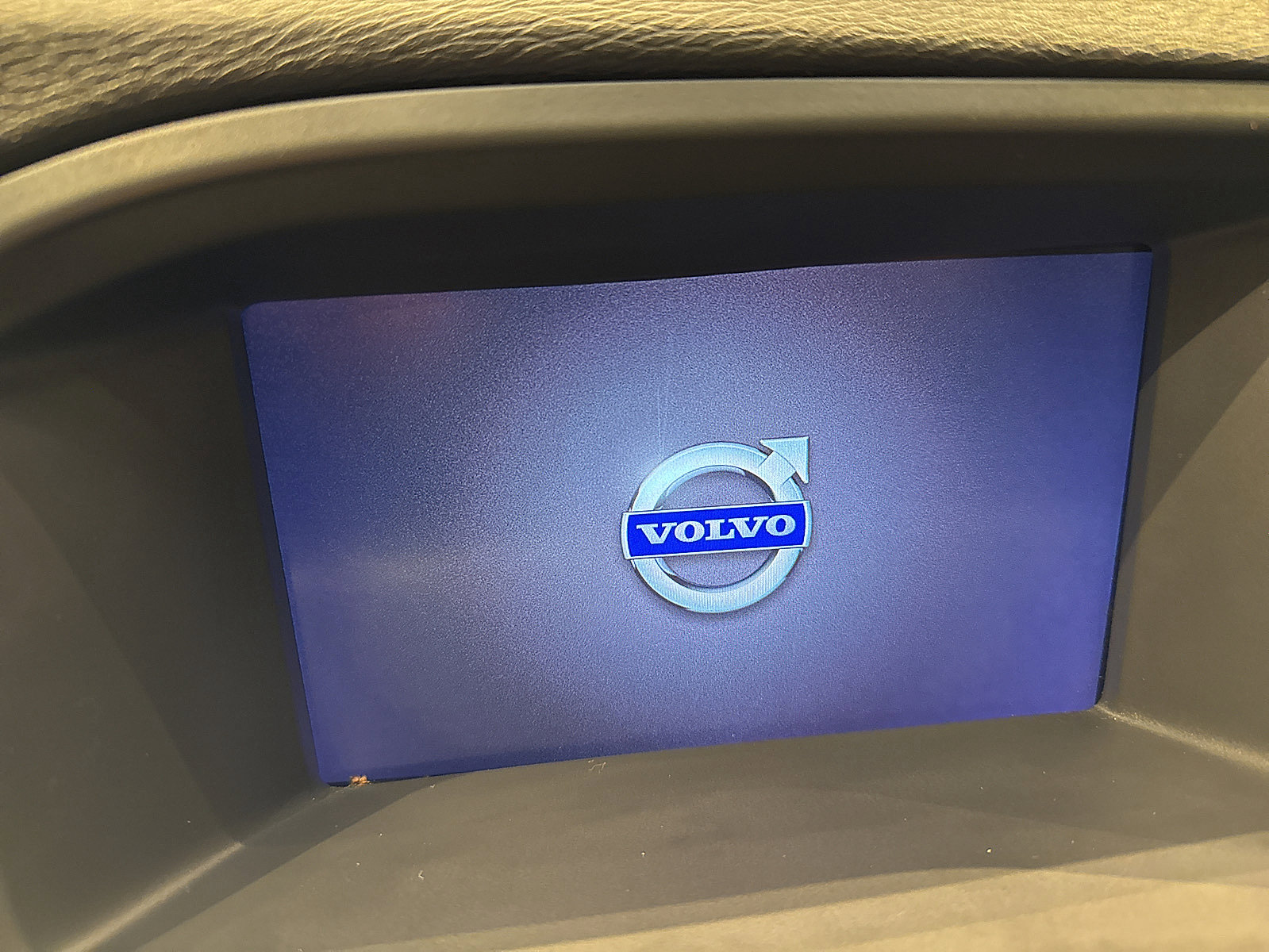 Used 2018 Volvo S60 T5 Dynamic w/ Vision Package image 42