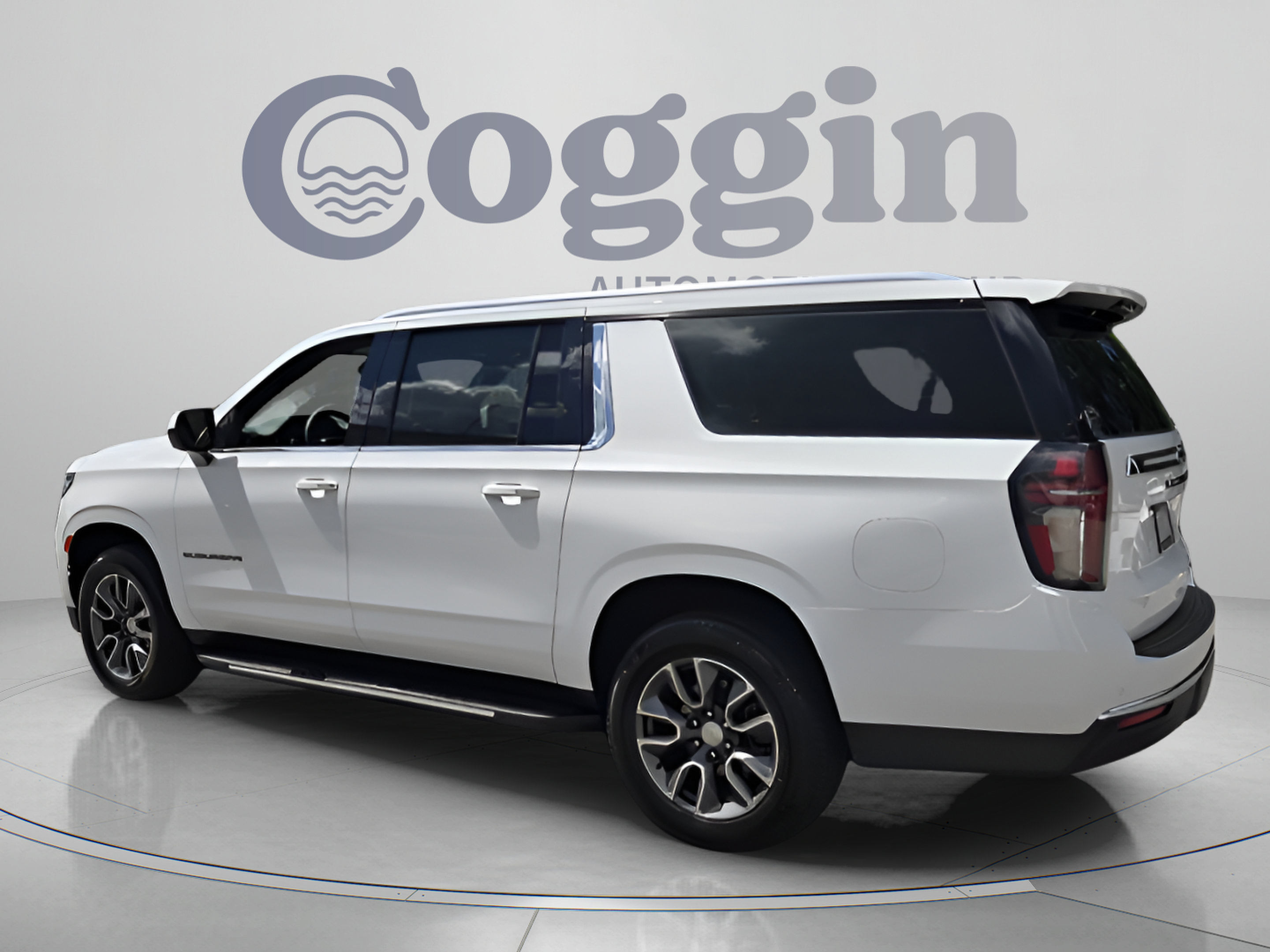 Certified 2023 Chevrolet Suburban LS RWD image 3