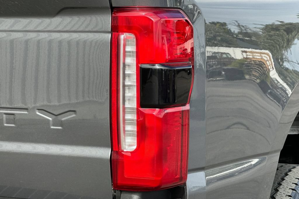 Used 2024 Ford F350 Lariat AWD/4WD image 26