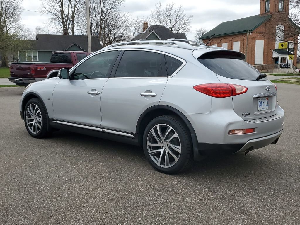 Used 2017 INFINITI QX50 2WD w/ Deluxe Touring Package image 3