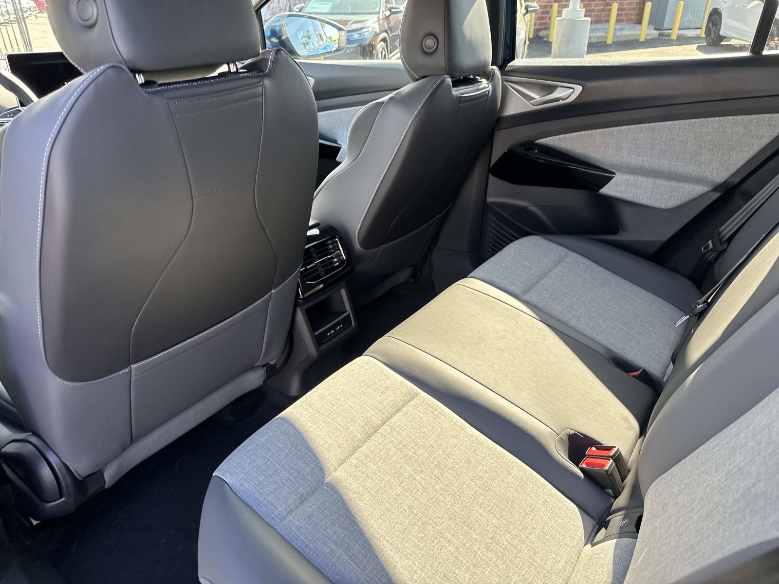 New 2026 Volkswagen ID.4 Pro RWD image 10