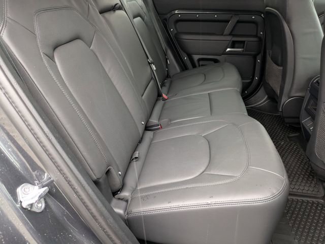 New 2026 Land Rover Defender 110 X-Dynamic SE image 17