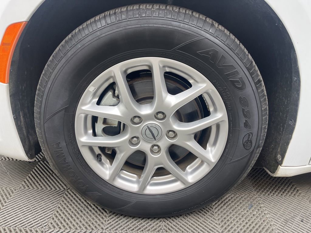 Used 2024 Chrysler Pacifica Touring-L FWD image 29