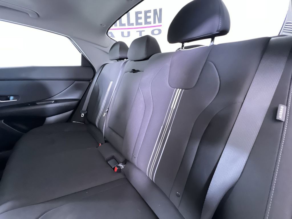 Used 2025 Hyundai Elantra SEL FWD image 25