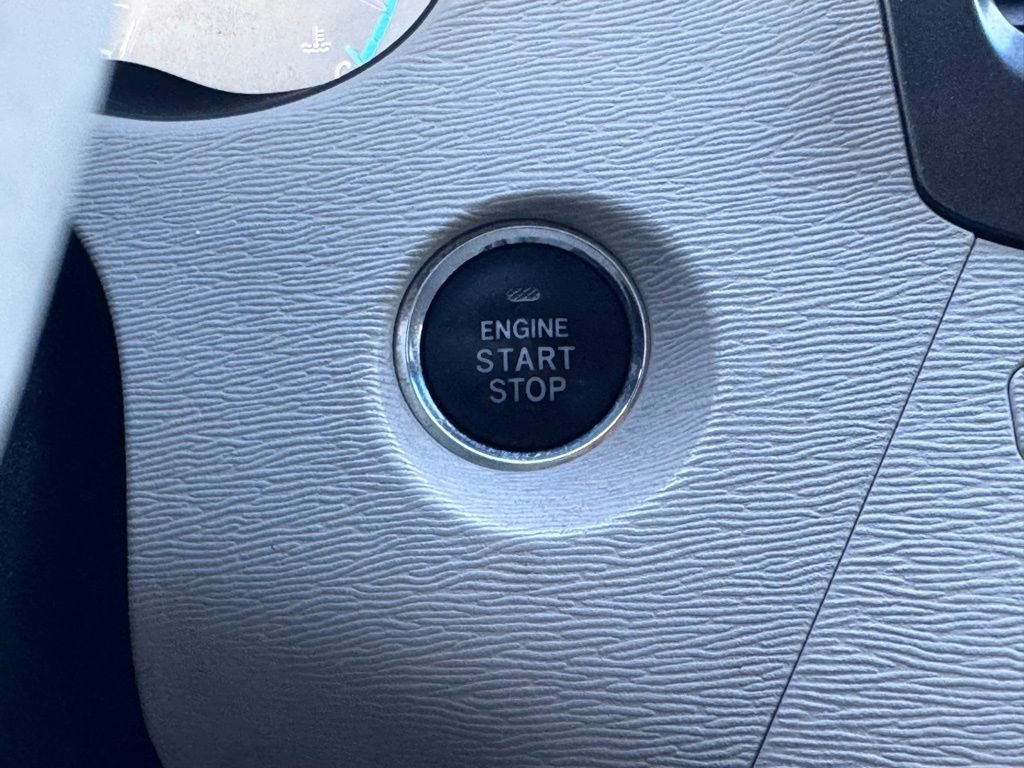 Used 2012 Toyota Sienna Limited w/ Premium Pkg image 6