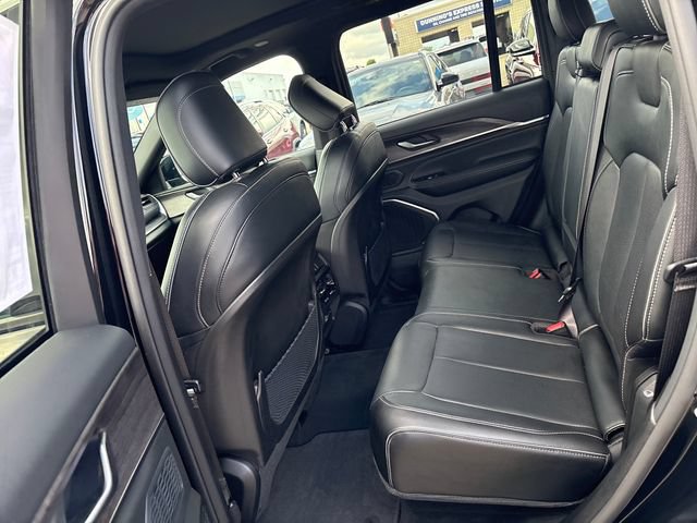 Used 2023 Jeep Grand Cherokee Overland AWD/4WD image 21