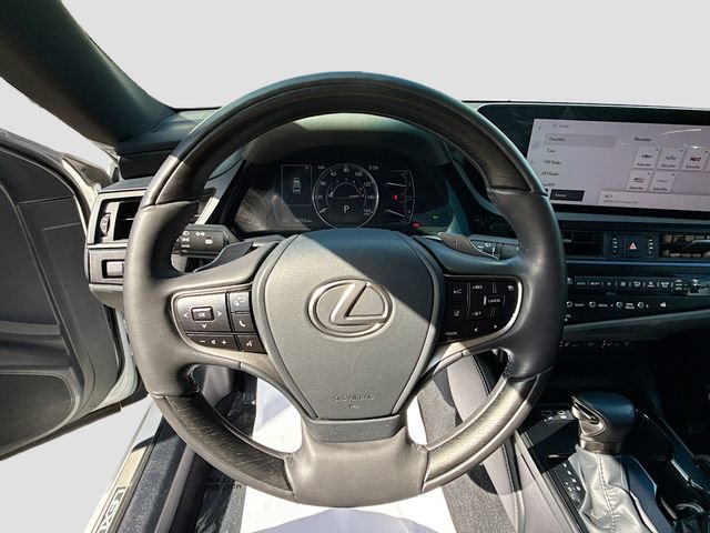 Used 2024 Lexus ES 350 Luxury w/ Technology Package image 11